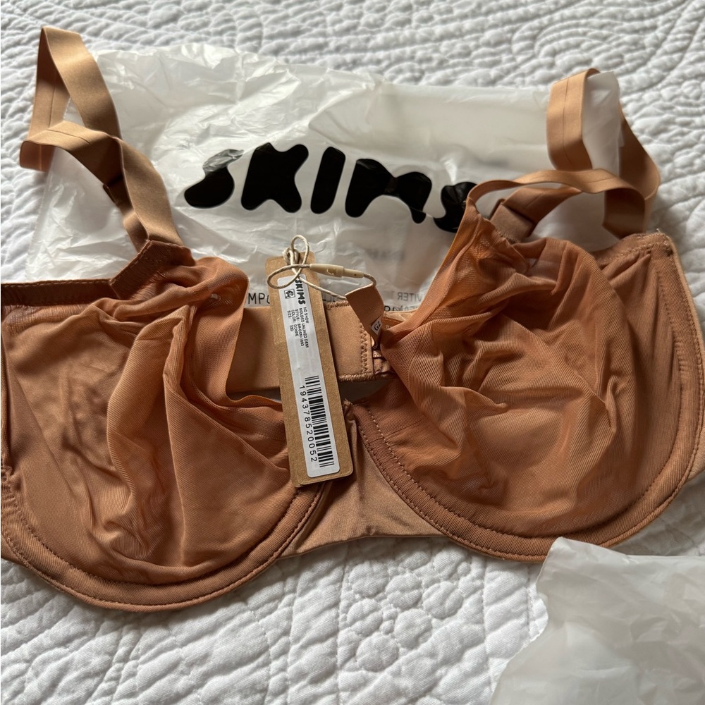 SKIMS Women's Underwire Bra in Tan